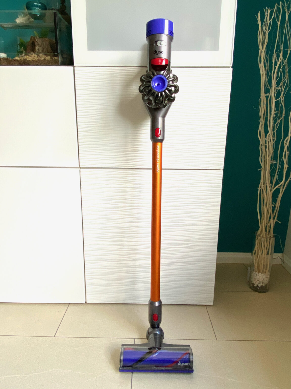 Dyson V8 Welche Bürste Für Fliesen Dyson v8 Absolute anstatt eines Saugroboters - smart-live.net Blog